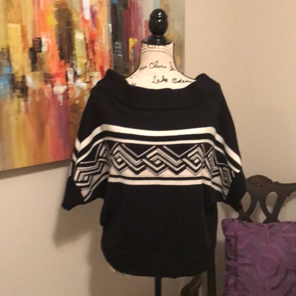 🆕WHBM Comfy Off the Shoulder Sweater - Picture 3 of 5